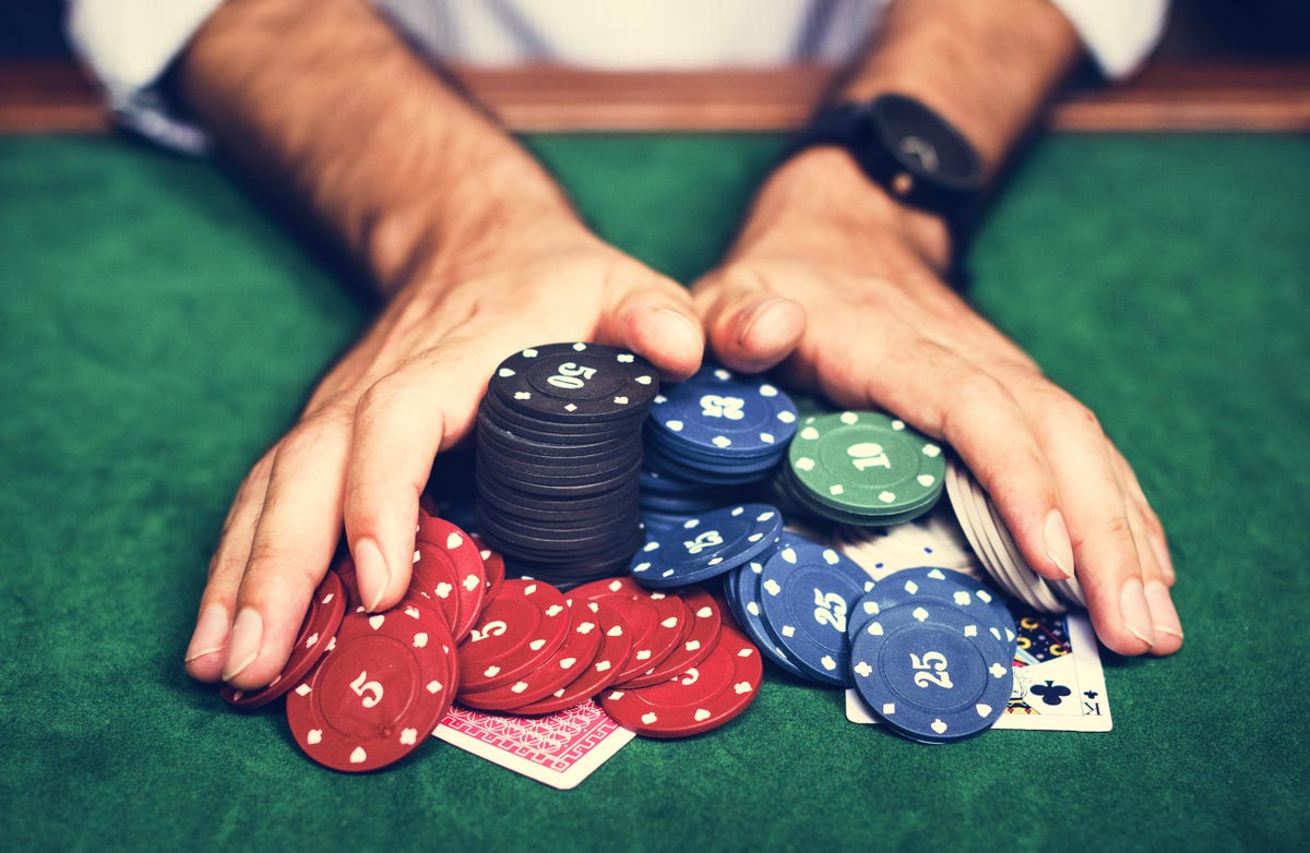 How to Become a Pro Poker Game Player