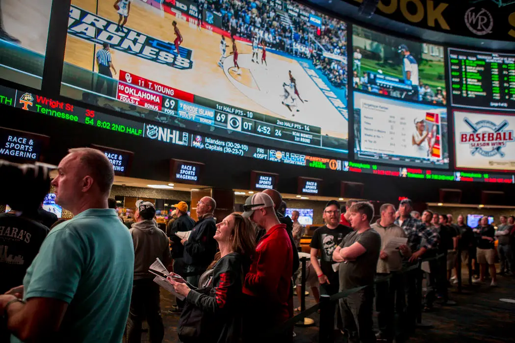 Sports Betting – How to Analyze Odds and Make Informed Bets